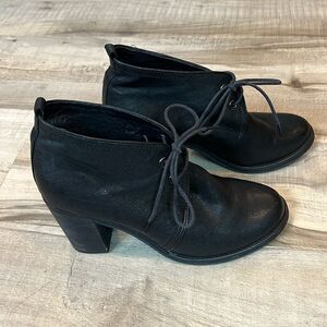 Jeffrey Campbell Ibiza Boxxy heeled leather ankle boots size 11